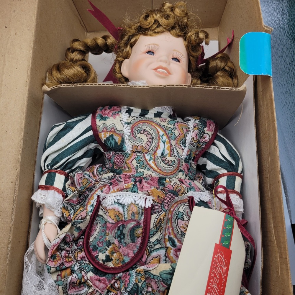 House of Lloyd Christmas Around the World Margaret Ann Porcelain Doll 542038